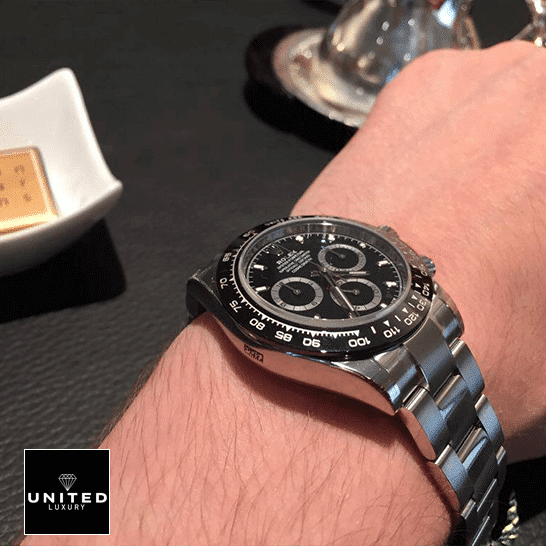 Rolex Daytona 116500LN Rolex Daytona 116500ln-0002 Stainless Steel Oyster Replica on his arm