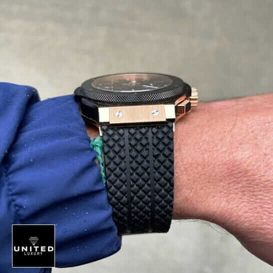 Hublot Big Bang Original 301.PB.131.RX Hublot Big Bang Black Rubber Bracelet Replica on the man wrist side view