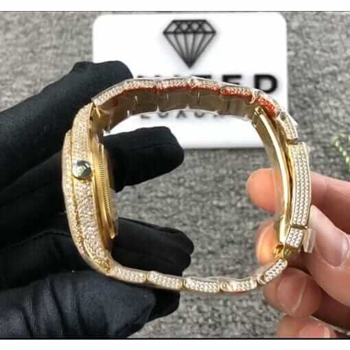 Rolex Datejust 116300 Rolex Datejust 116300 Replica Oyster bracelet is adjustable and gem-set