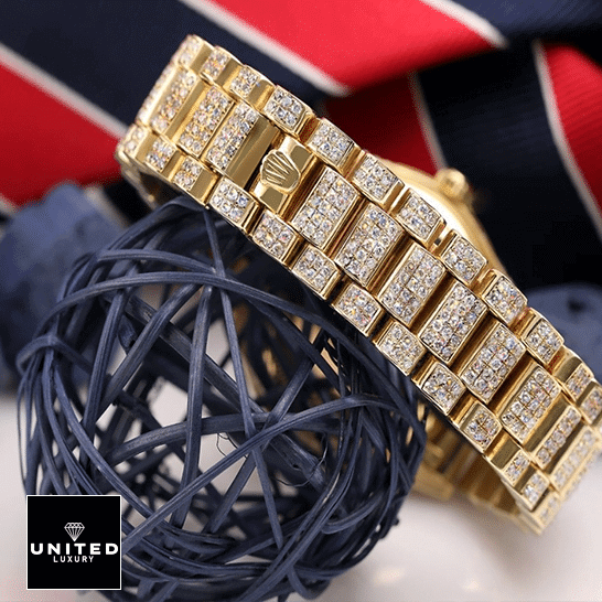 Rolex Day-Date 18038 Rolex Day-Date 36 18038 Replica Full Diamond Oyster Bracelet on the Rolex logo