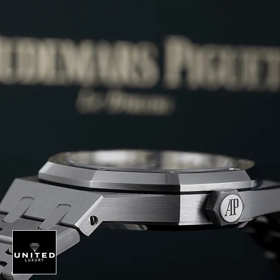 Audemars Piguet Royal Oak 15403IP.OO.1220IP.01 Audemars Piguet Royal Oak Selfwinding White Dial Replica side view