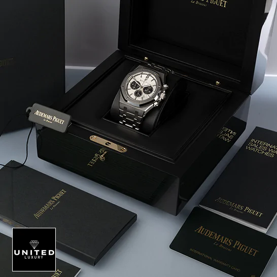 AP Royal Oak Chronograph 26331ST audemars_piguet_royal_oak_white_dial_26331ST.OO_.1220ST.03_man_right