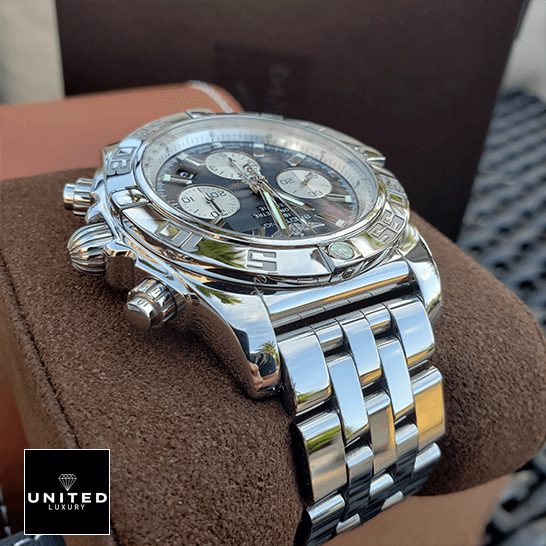 Breitling Chronomat breitling_chronomat_44_black_serviced_complete_AB011012B967375A_-right