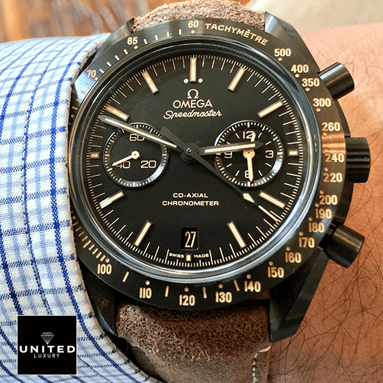 Omega Speedmaster Moonwatch 311.92.44.51.01.006 True Replica 1:1 omega speedmaster 311.92.44.51 replica hand Omega Speedmaster 311.92.44.51 Black Dial Replica on the man wrist