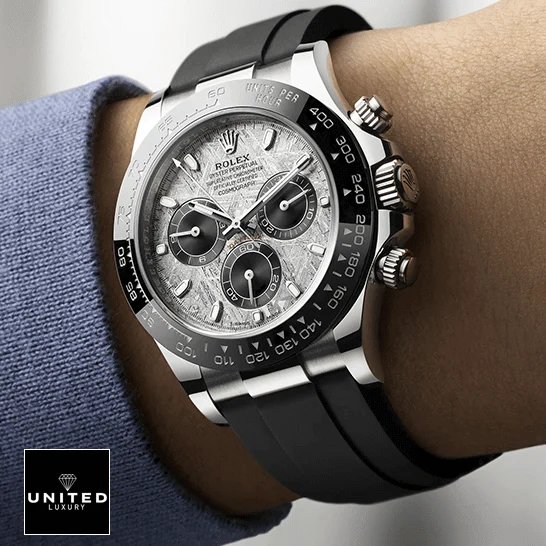 Rolex Cosmograph Daytona 116519LN Rolex Daytona M116519LN Black Rubber Replica on his arm