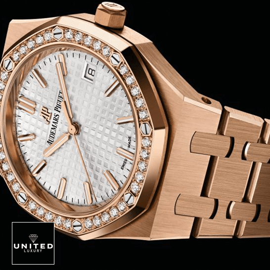 Audemars Piguet Royal Oak 67651BA.ZZ.1261BA.01 Audemars Piguet Royal Oak Yellow Gold Replica black background
