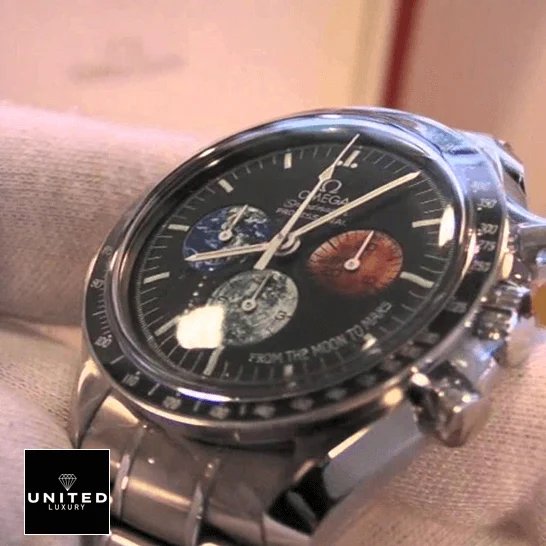 Omega Speedmaster Professional 3577.50.00 Omega Speedmaster From The Moon Mars Replica on the hand