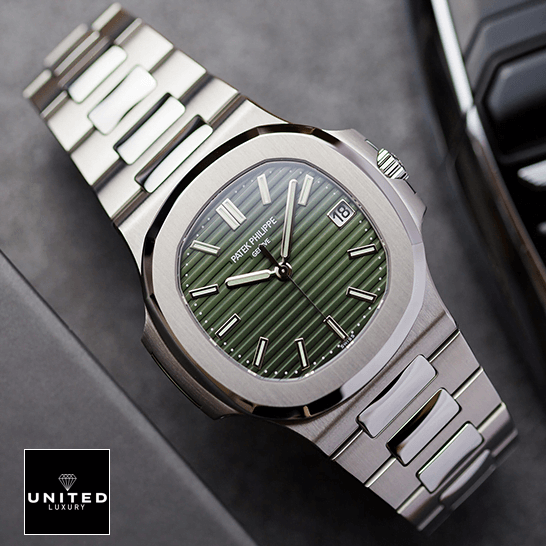 Patek Philippe Nautilus 5711/1A-014 Patek Philippe Nautilus Steel 5711_1A-014 Green Dial Replica front view