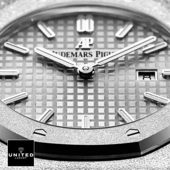 Audemars Piguet Royal Oak 67653BC Audemars Piguet royal oak frosted replica close analog view
