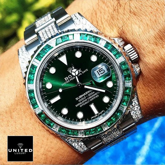 Rolex Submariner 116610LV Rolex Submariner Hulk 116610LV Gem-Set Bezel Iced Out Replica on his arm