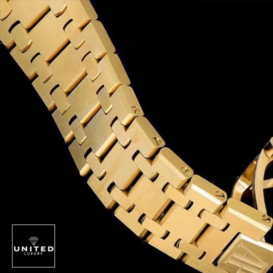 Audemars Piguet Royal Oak 67651BA.ZZ.1261BA.01 Audemars Piguet Royal Oak Yellow Gold Bracelet Replica black background