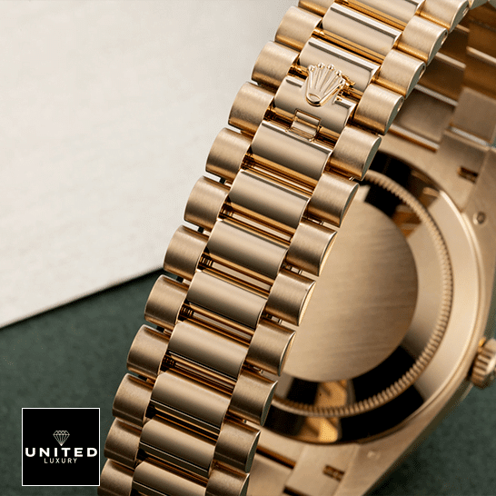 Rolex Day-Date 228238-0004 Rolex Day-Date 228238 Yellow Gold Oyster Bracelet on the Rolex Logo