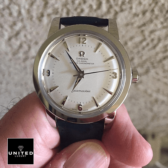 Omega Seamaster 1948 Central Seconds 511.13.38.20.02.001 First-Class Clone omega seamaster 511.13.38.20.02.001 replica front Omega Seamaster 511.13.38.20.02.001 White Dial Replica on the hand