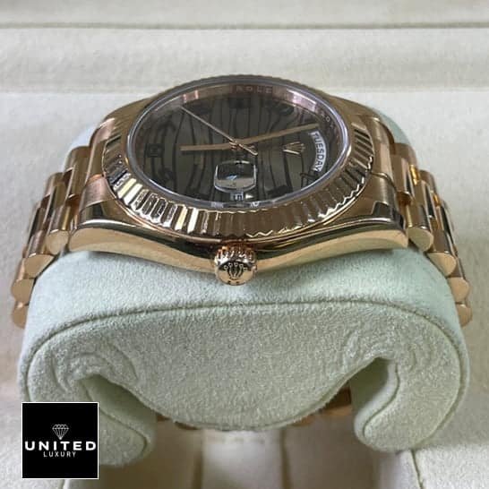 Rolex Day-Date 218235-0035 Rolex Day-Date Wave 218235-0035 Rose Gold Case Replica Right Side Crown Pusher