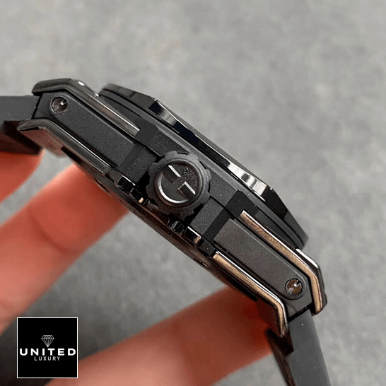 Hublot Big Bang Hublot Big Bang All Black Carbon Case Replica side view crown on the hand